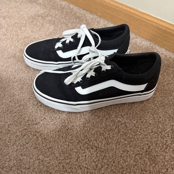 Vans - Picture 2 of 2